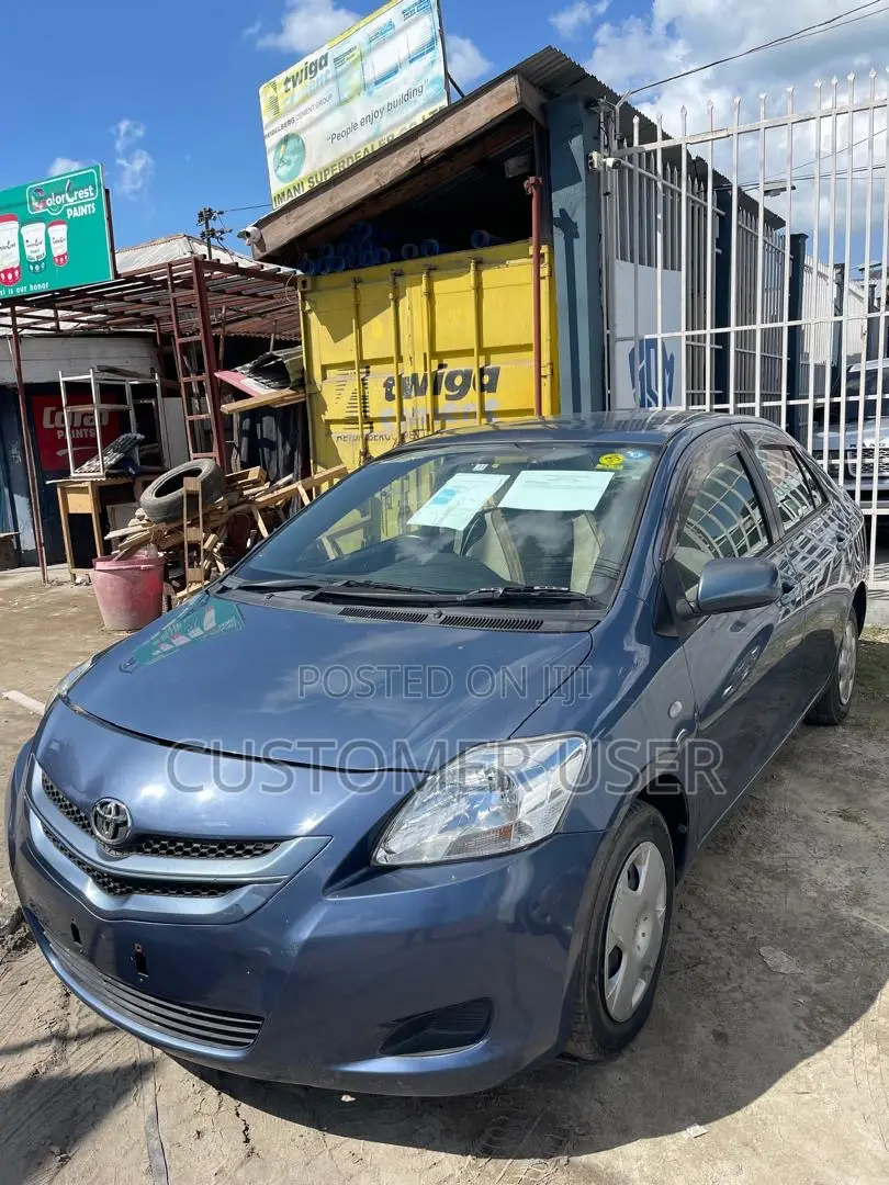 Toyota Belta 2007 Blue