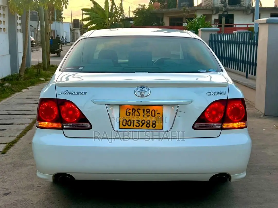 Toyota Crown Royale 2005 White