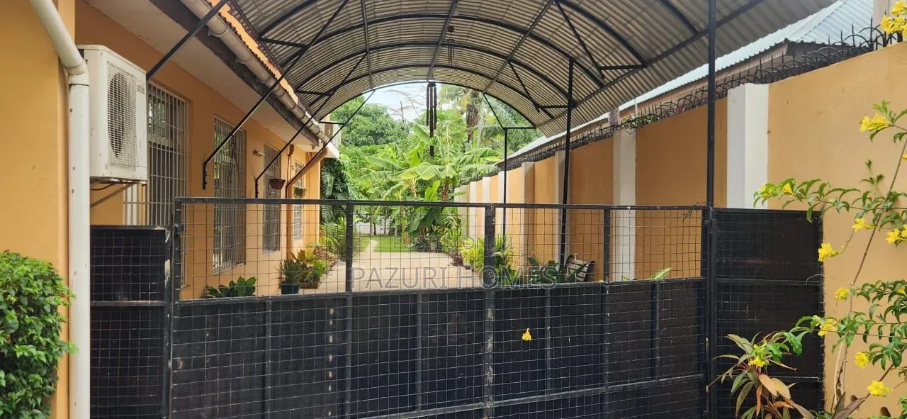 5bdrm Bungalow in Mikocheni A for sale