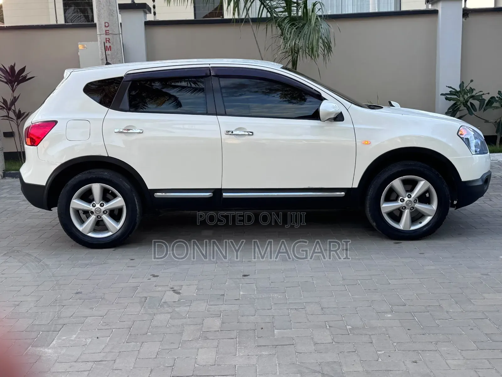 Nissan Dualis 2011 White