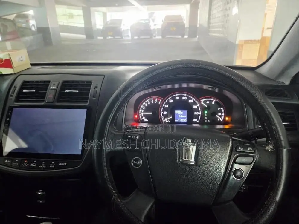 Toyota Crown 2009 Maroon
