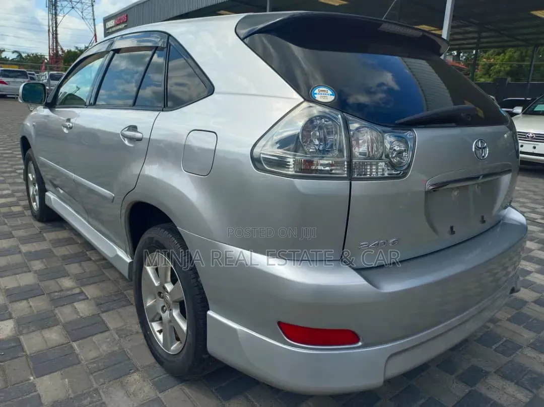 Toyota Harrier 2002 Silver