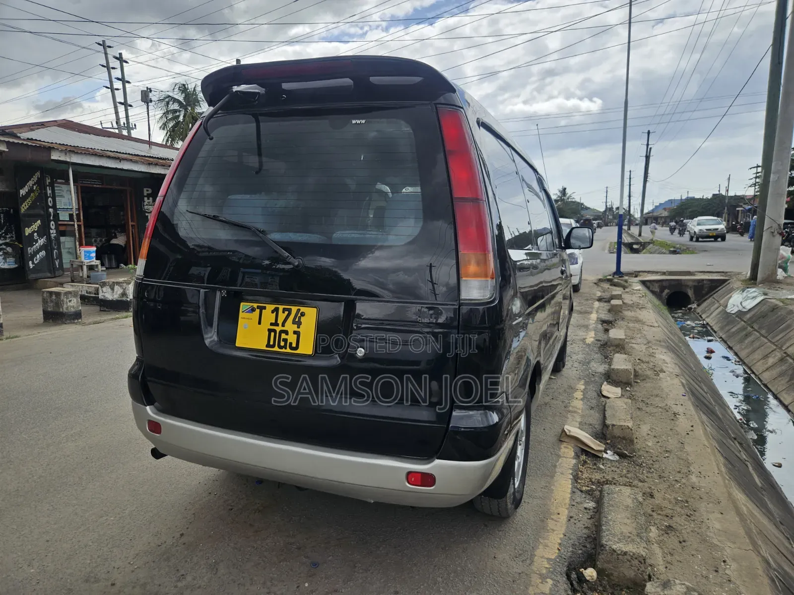 Toyota Noah 2002 Black
