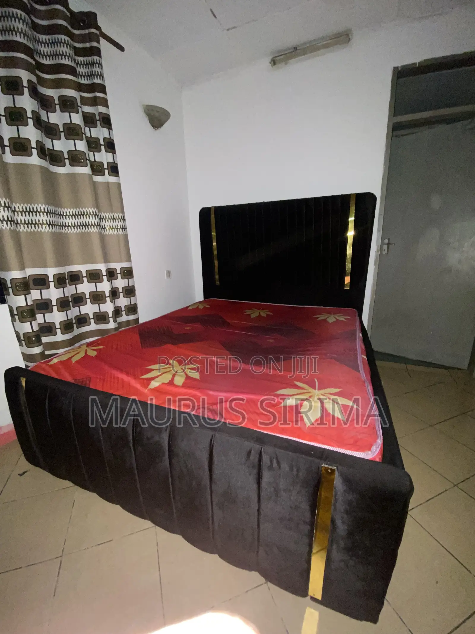 Kitanda 5*6 Na Godoro Lake