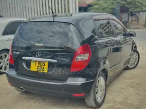 Mercedes-Benz A-Class 2011 Black