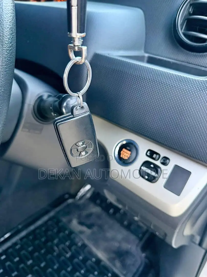 Toyota Corolla Rumion Hatchback 1.5 FWD 2009 Silver