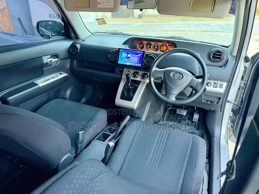 Toyota Corolla Rumion Hatchback 1.5 FWD 2009 Silver