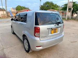 Toyota Corolla Rumion Hatchback 1.5 FWD 2009 Silver