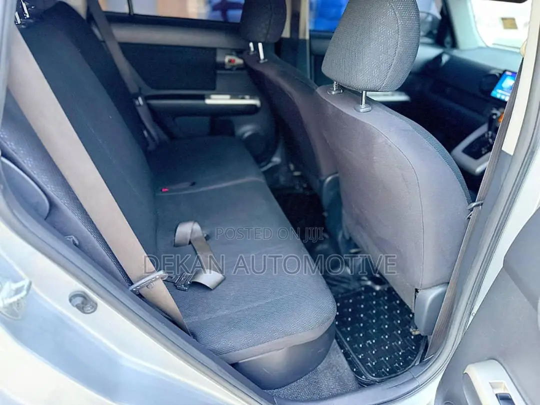 Toyota Corolla Rumion Hatchback 1.5 FWD 2009 Silver
