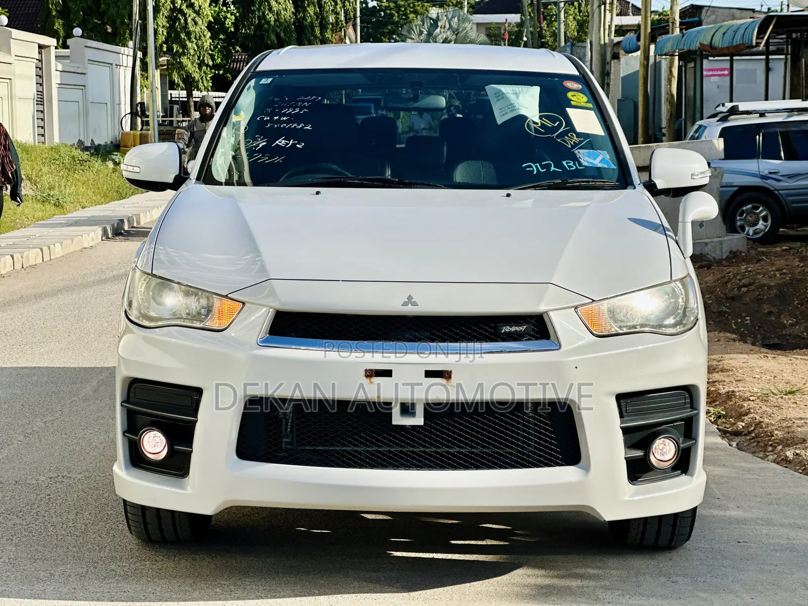 Mitsubishi Outlander Sport ES 2011 White