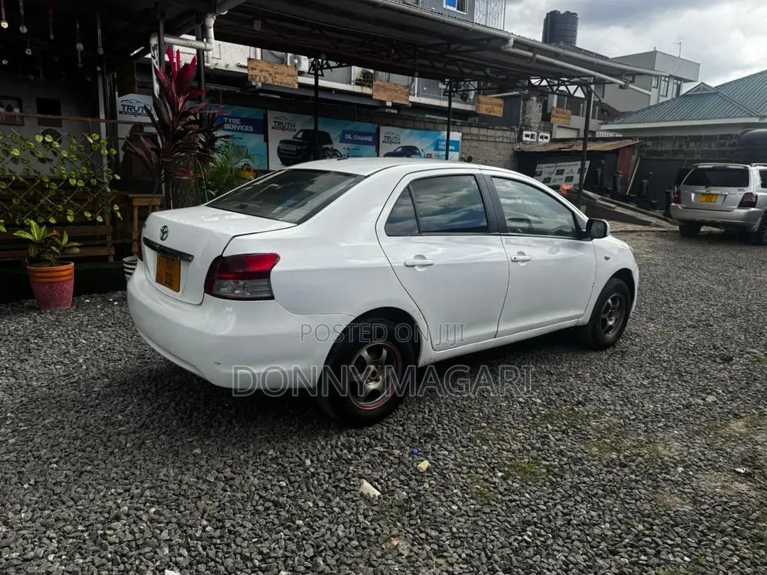 Toyota Belta 2005 White
