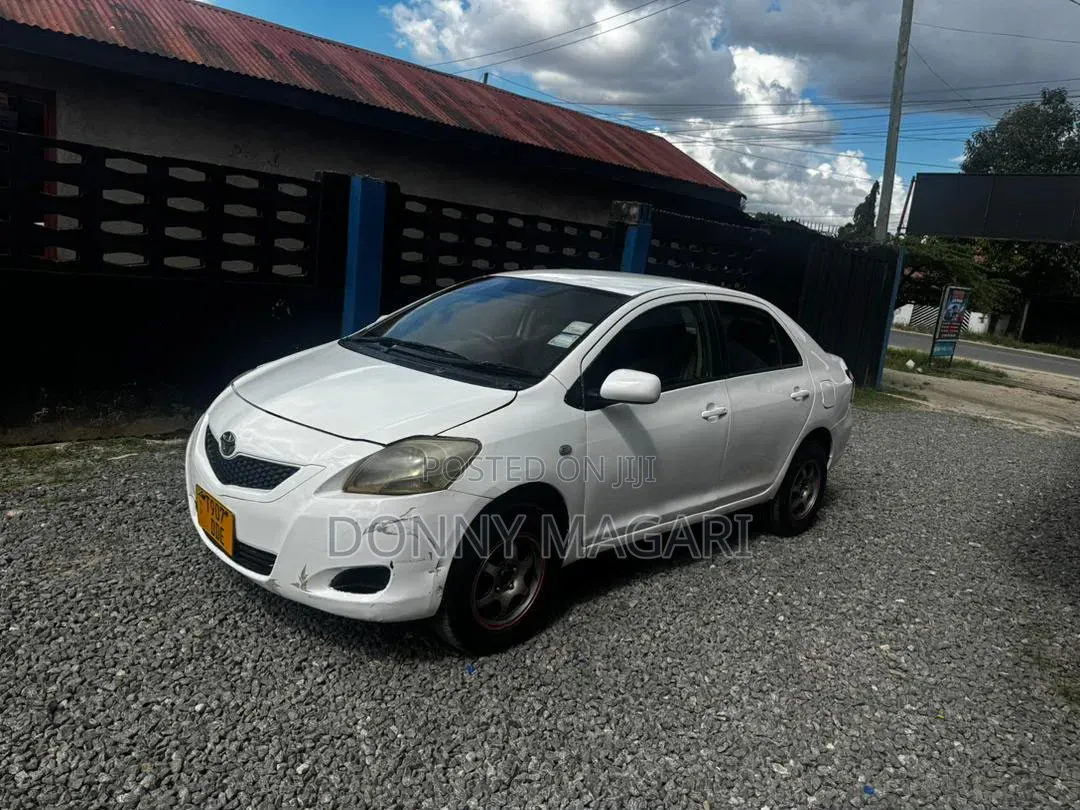 Toyota Belta 2005 White