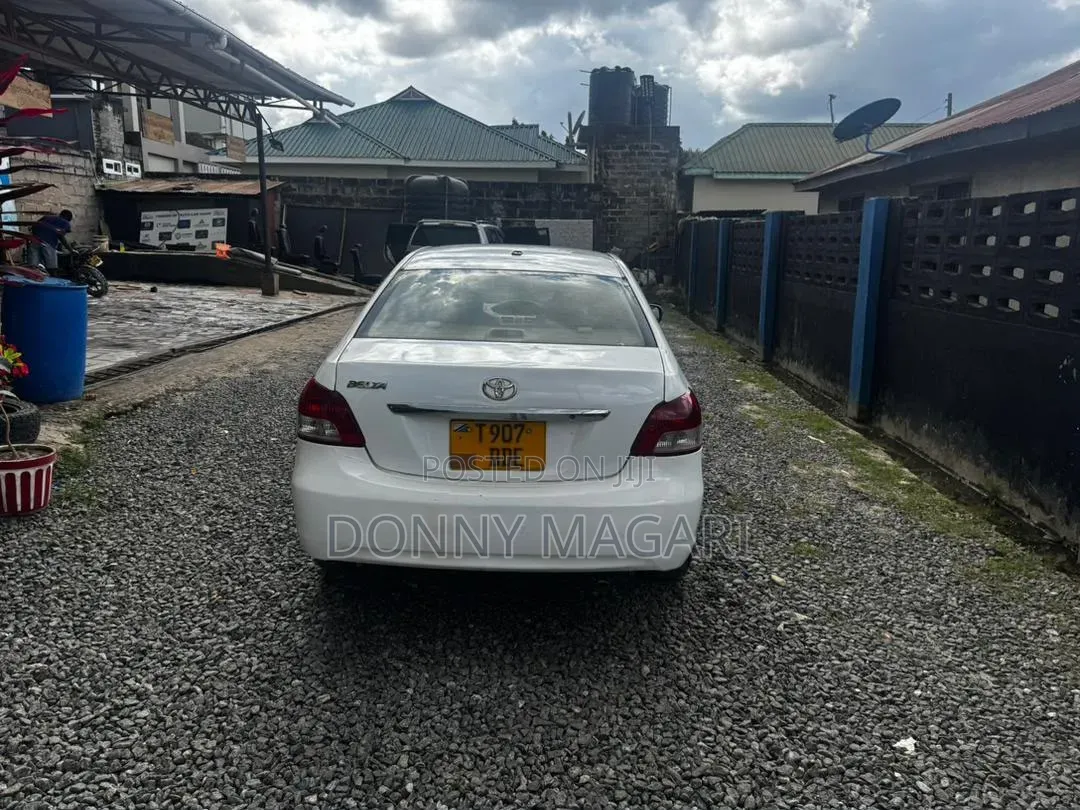 Toyota Belta 2005 White
