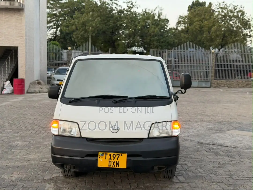 Nissan Vanette 2003 White