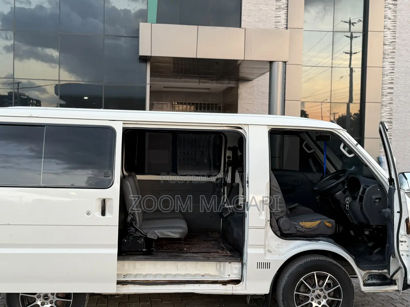 Nissan Vanette 2003 White