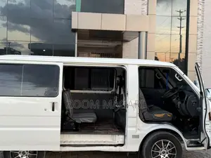 Nissan Vanette 2003 White