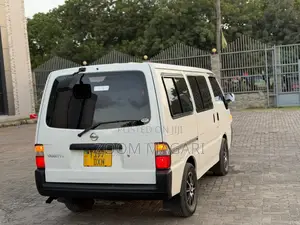 Nissan Vanette 2003 White