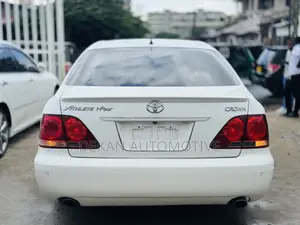 Toyota Crown 2007 White