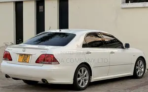 Toyota Crown Royale 2005 White