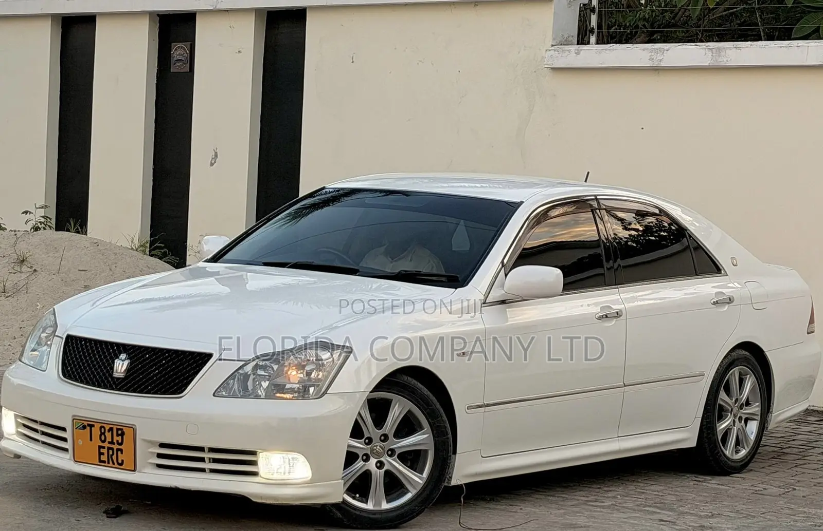 Toyota Crown Royale 2005 White