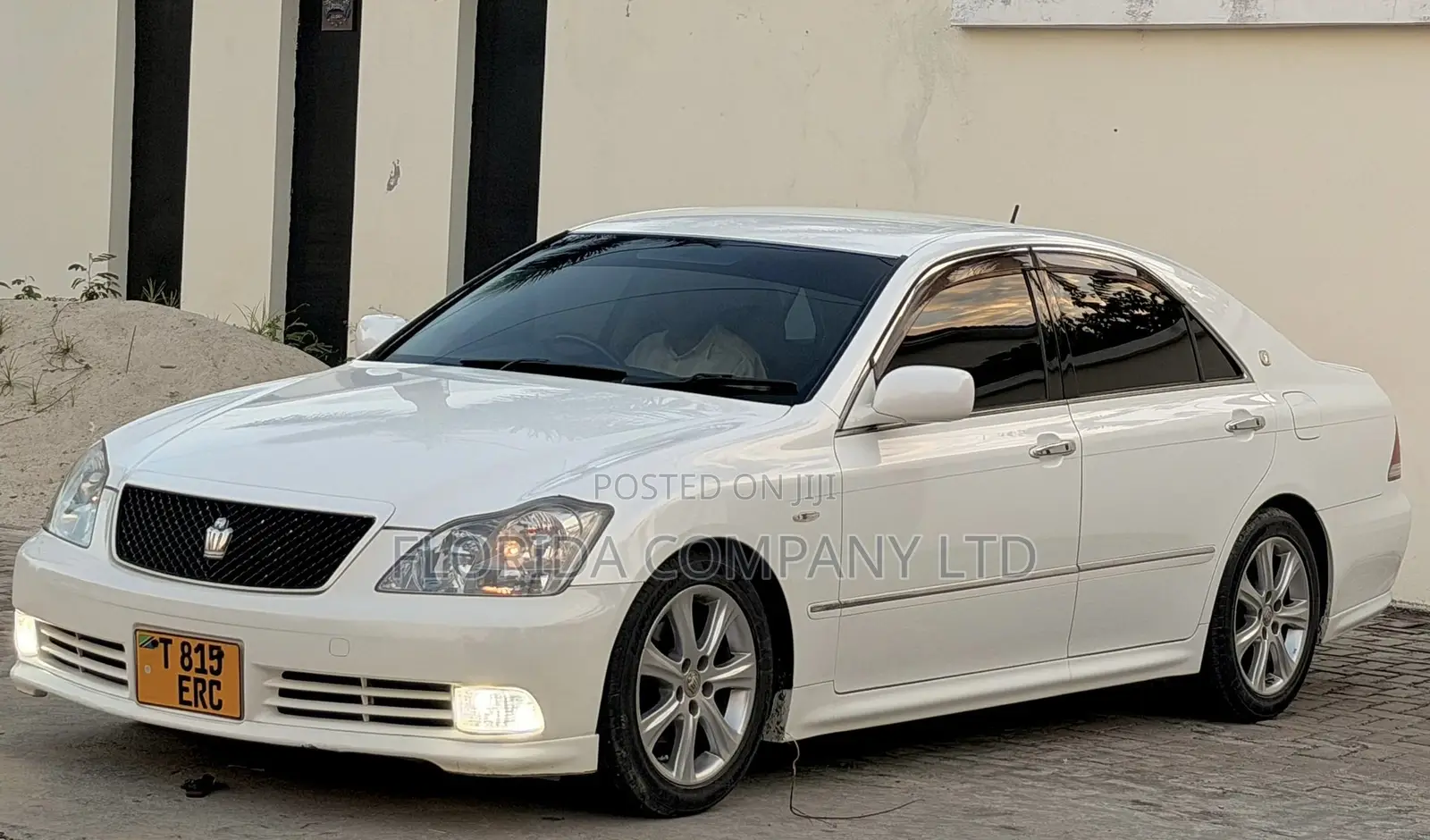 Toyota Crown Royale 2005 White