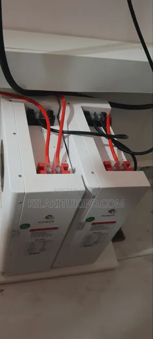 Solar System 2 Lithium Battery 100ah 25.6v + Hybrid Inverter 4200w 24v