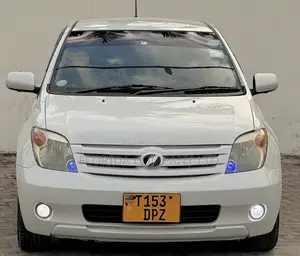 Toyota IST 2006 White