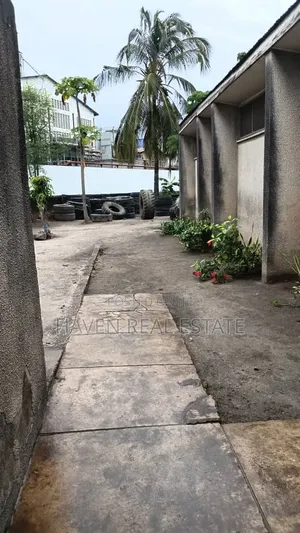 Kiwanja Kinauzwa Changombe