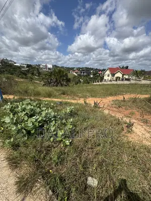 Kiwanja Kinauzwa Chekechea Kigamboni