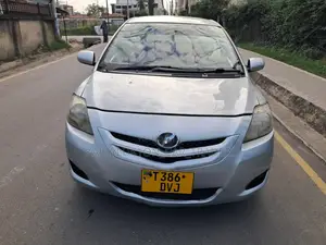 Toyota Belta 2005 Silver