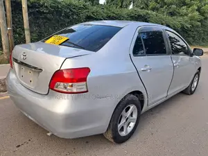Toyota Belta 2005 Silver
