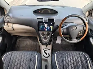 Toyota Belta 2005 Silver