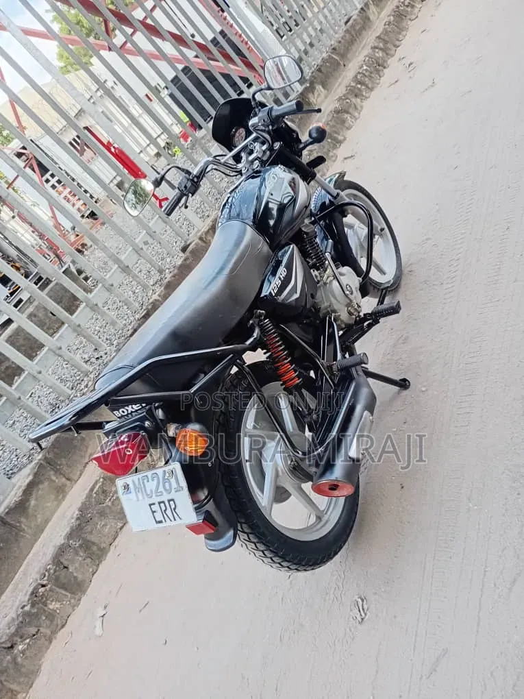 Bajaj Boxer 125 2025 Black