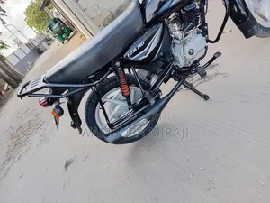 Bajaj Boxer 125 2025 Black