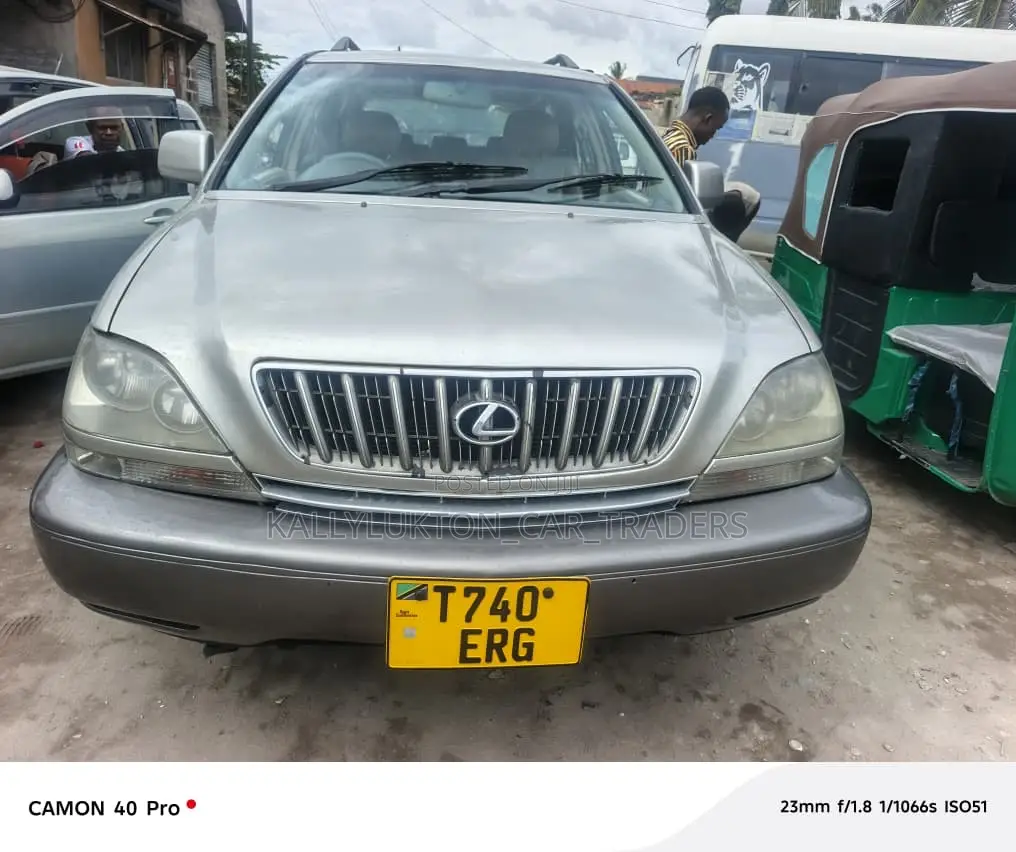 Toyota Harrier 2005 Silver