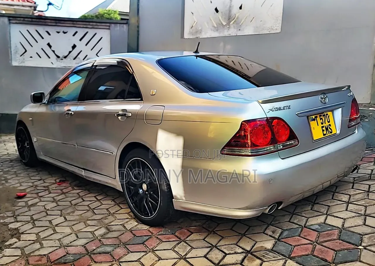 Toyota Crown Royale 2005 Silver