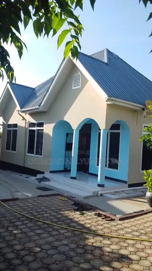 6bdrm House in Mabwepande Polisi, Bunju for sale