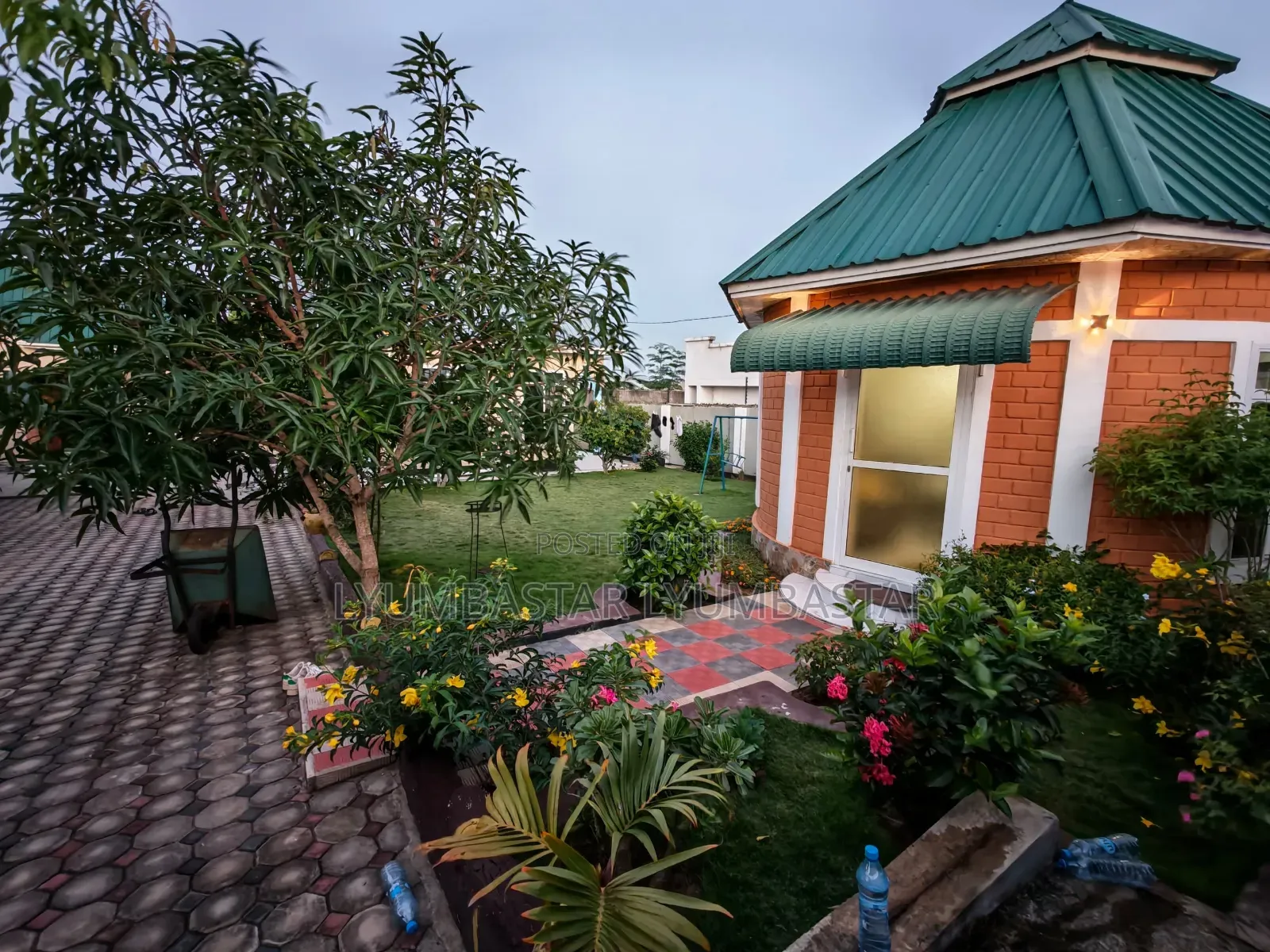 6bdrm House in Mabwepande Polisi, Bunju for sale