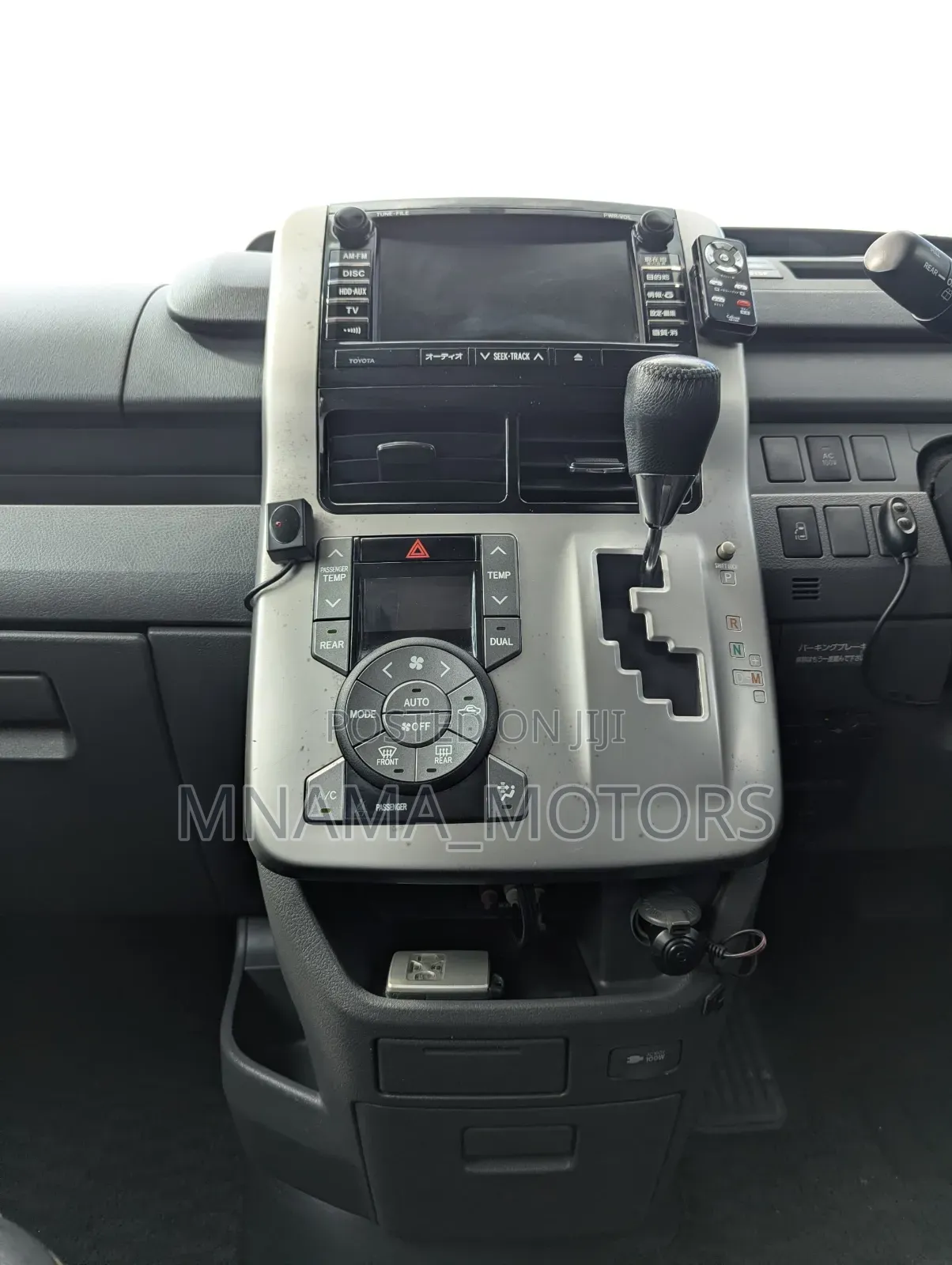 Toyota Voxy 2007 White
