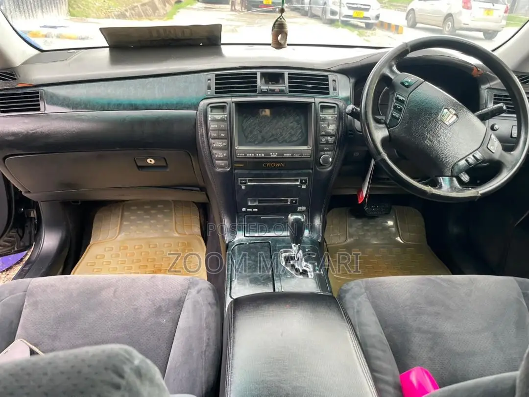 Toyota Crown 2004 Black
