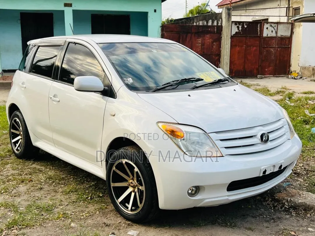 Toyota IST 2005 White