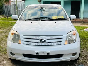 Toyota IST 2005 White