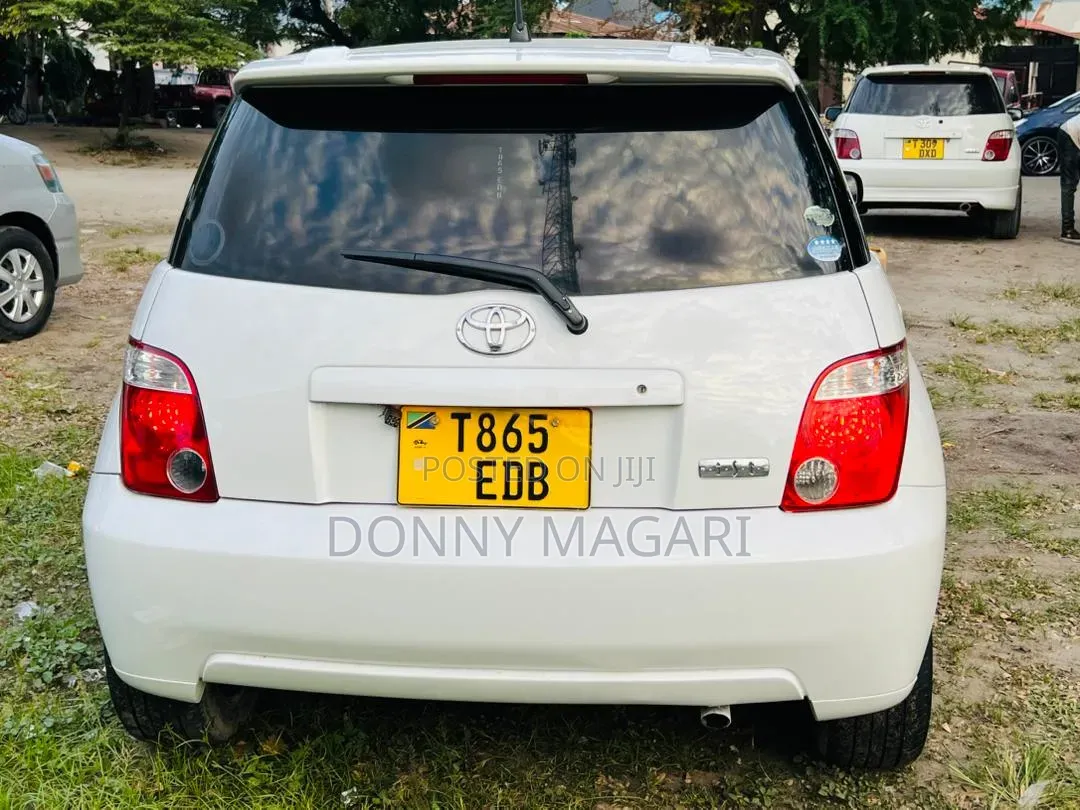 Toyota IST 2005 White