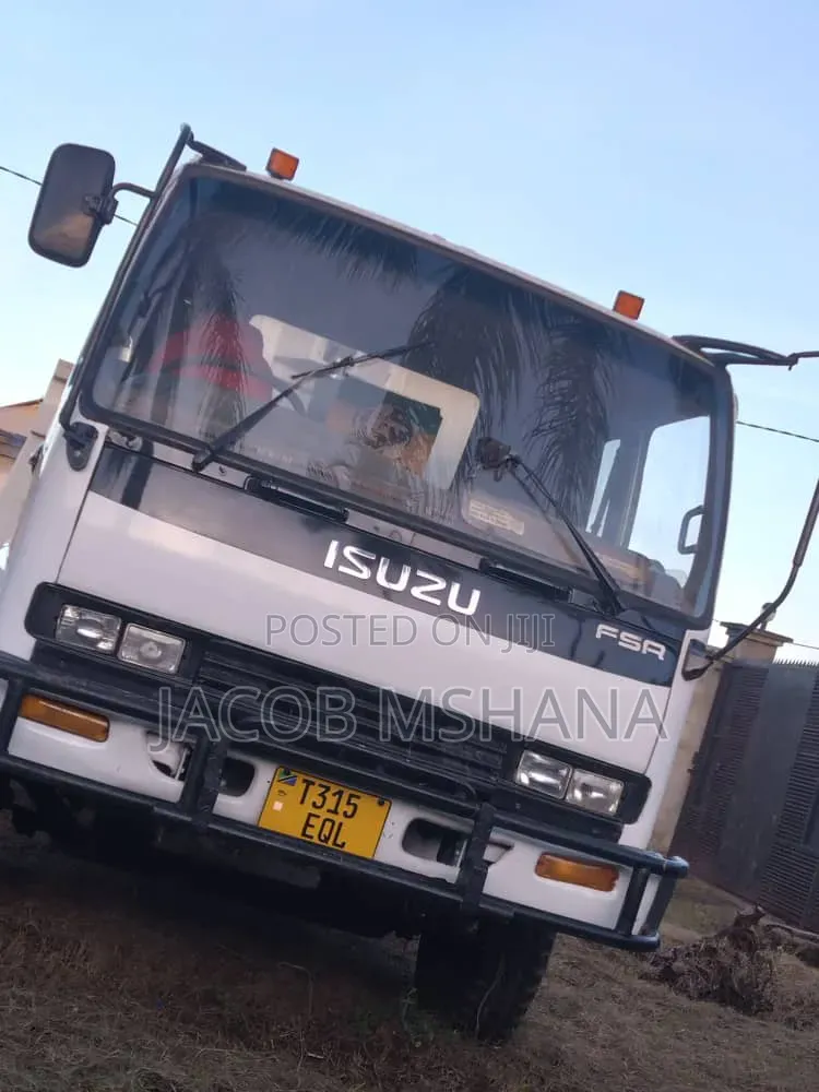Isuzu Tipa