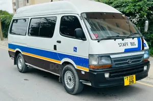 Toyota HiAce 2005 White