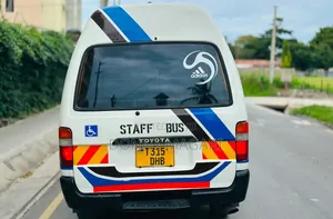 Toyota HiAce 2005 White