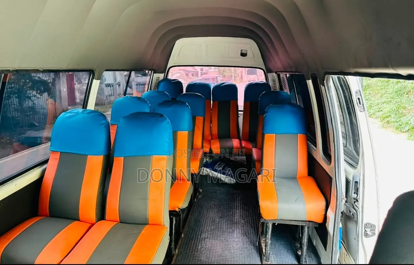 Toyota HiAce 2005 White