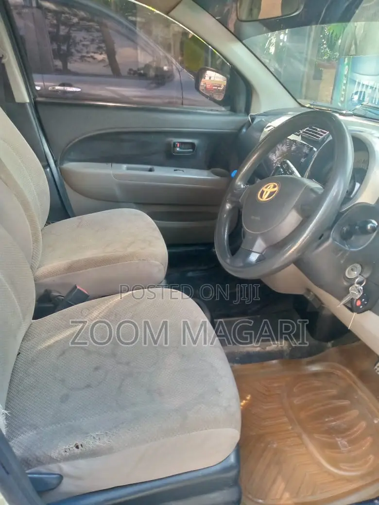 Toyota Passo 2004 Beige