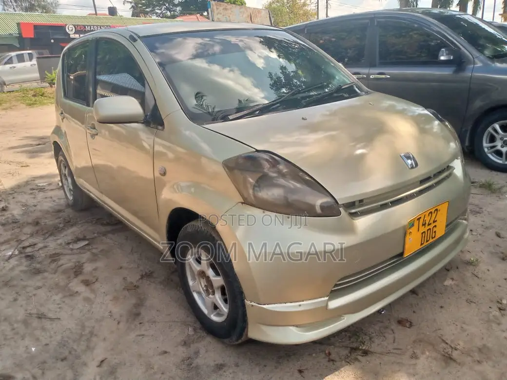 Toyota Passo 2004 Beige