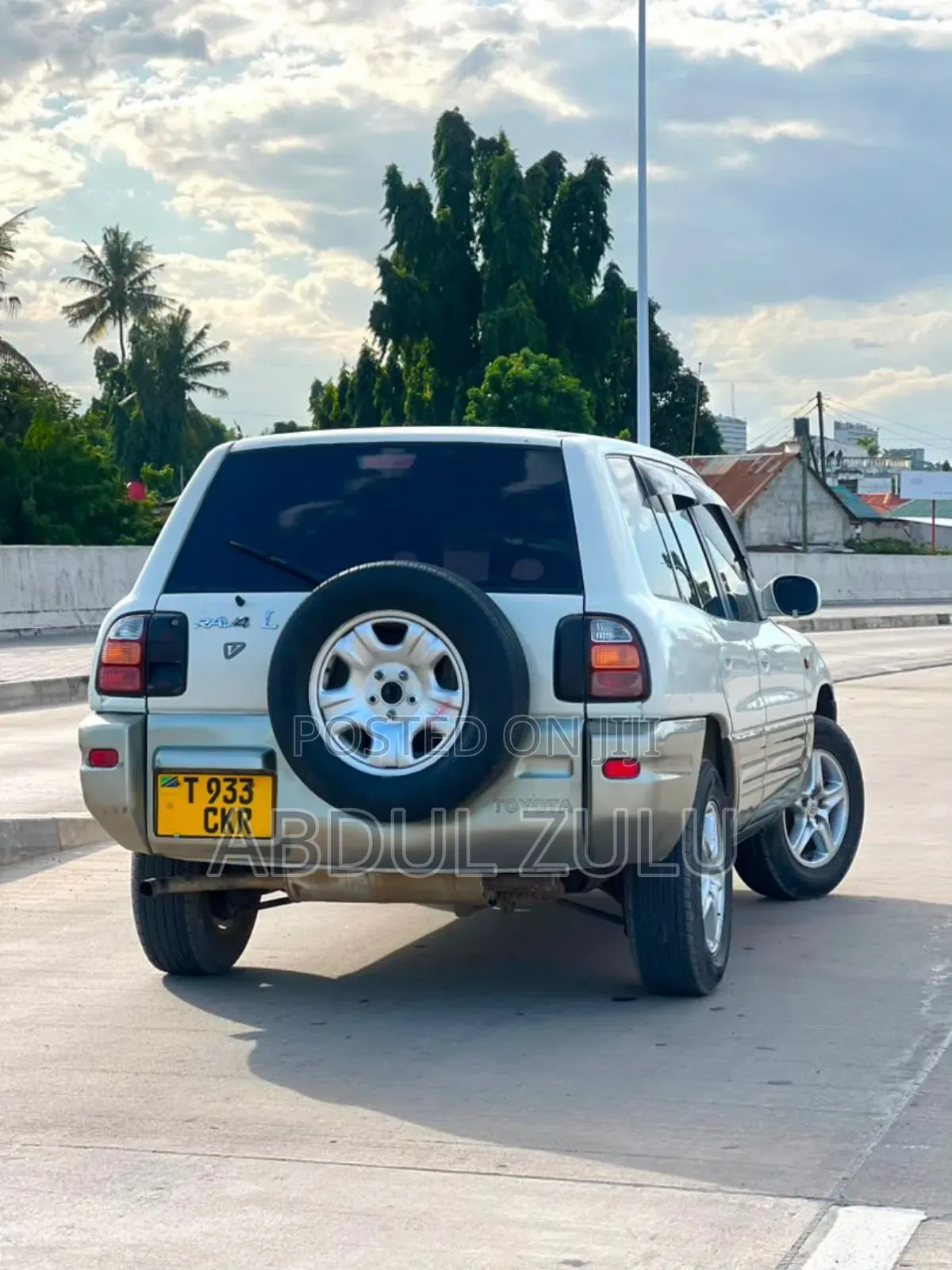 Toyota RAV4 Automatic 2000 White